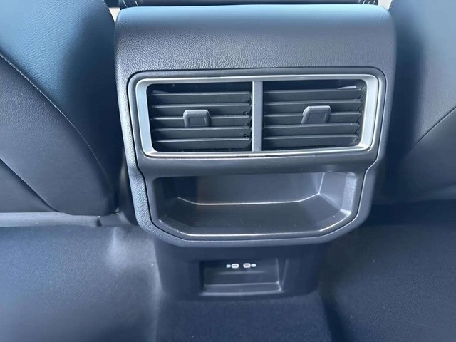 VolkswagenAtlas Cross Sport8