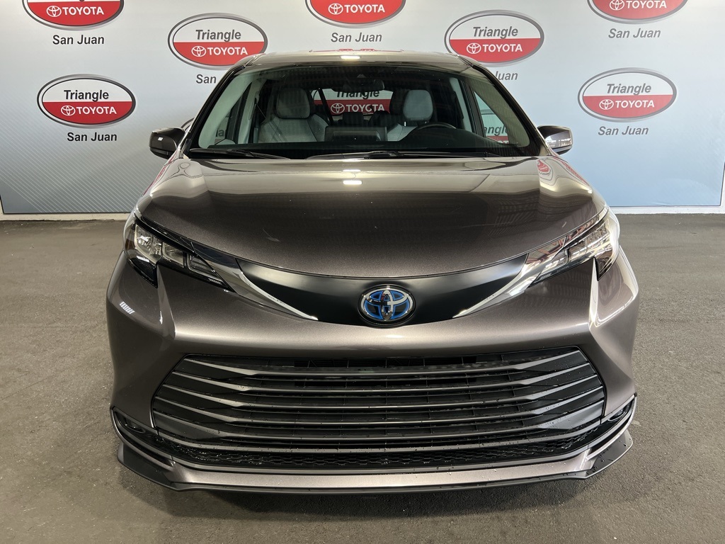 Thumbnail: 2025 Toyota Sienna - 2