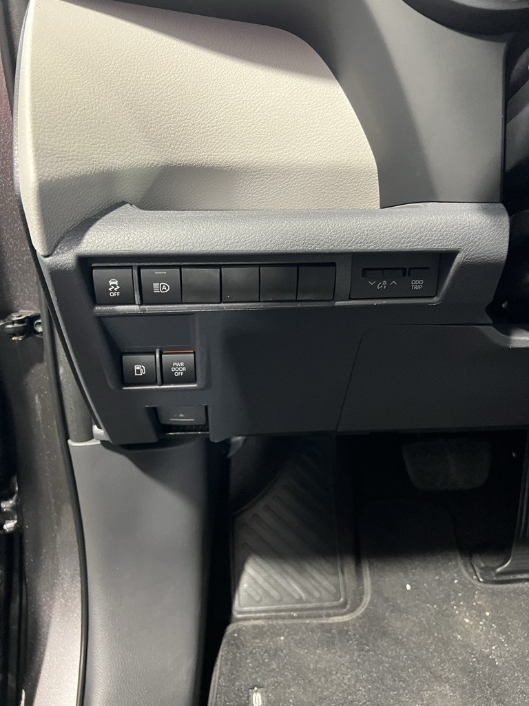 Thumbnail: 2025 Toyota Sienna - 29