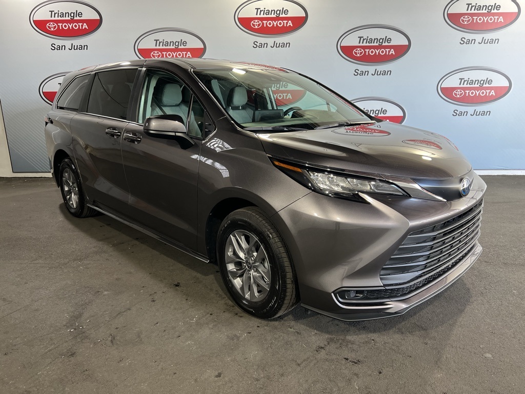 Thumbnail: 2025 Toyota Sienna - 3