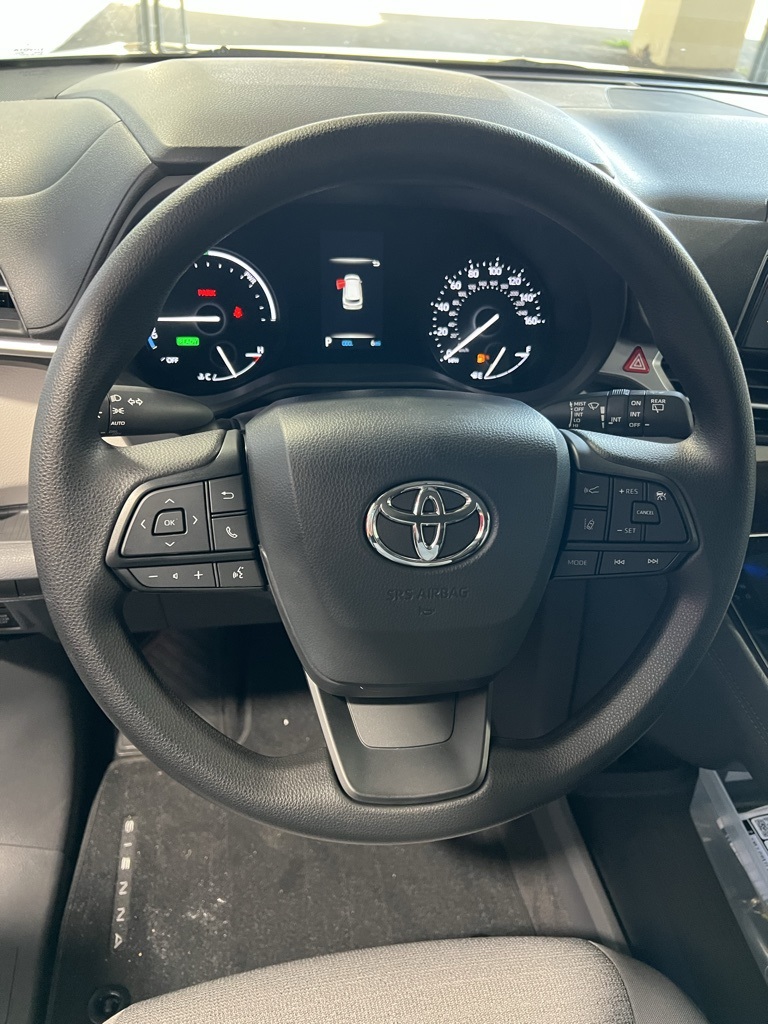 Thumbnail: 2025 Toyota Sienna - 30