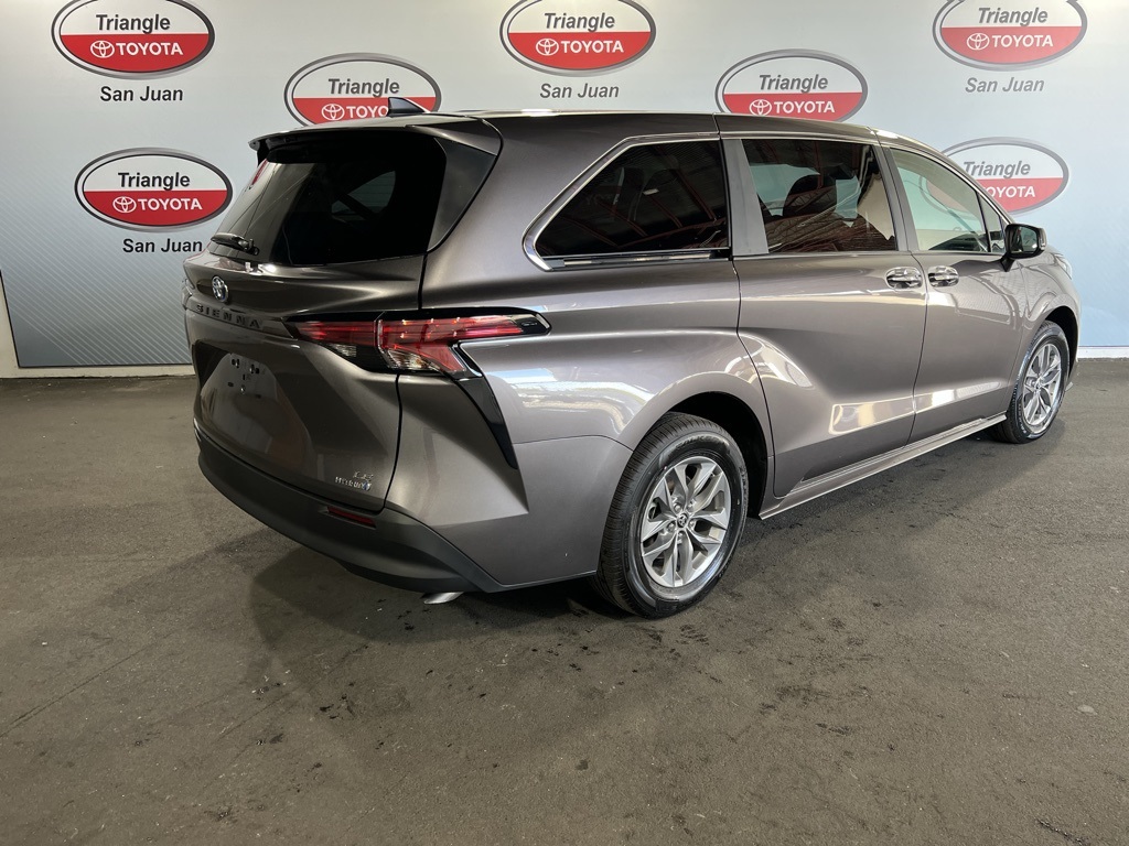 Thumbnail: 2025 Toyota Sienna - 4