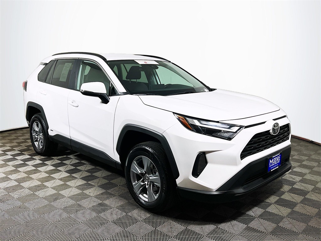 2025 Toyota RAV4 Hybrid XLE AWD