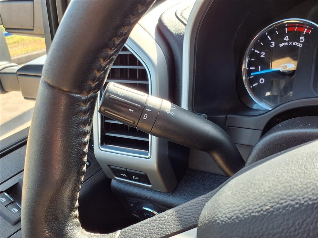 2020 Ford F-250SD Lariat White at Autostrade