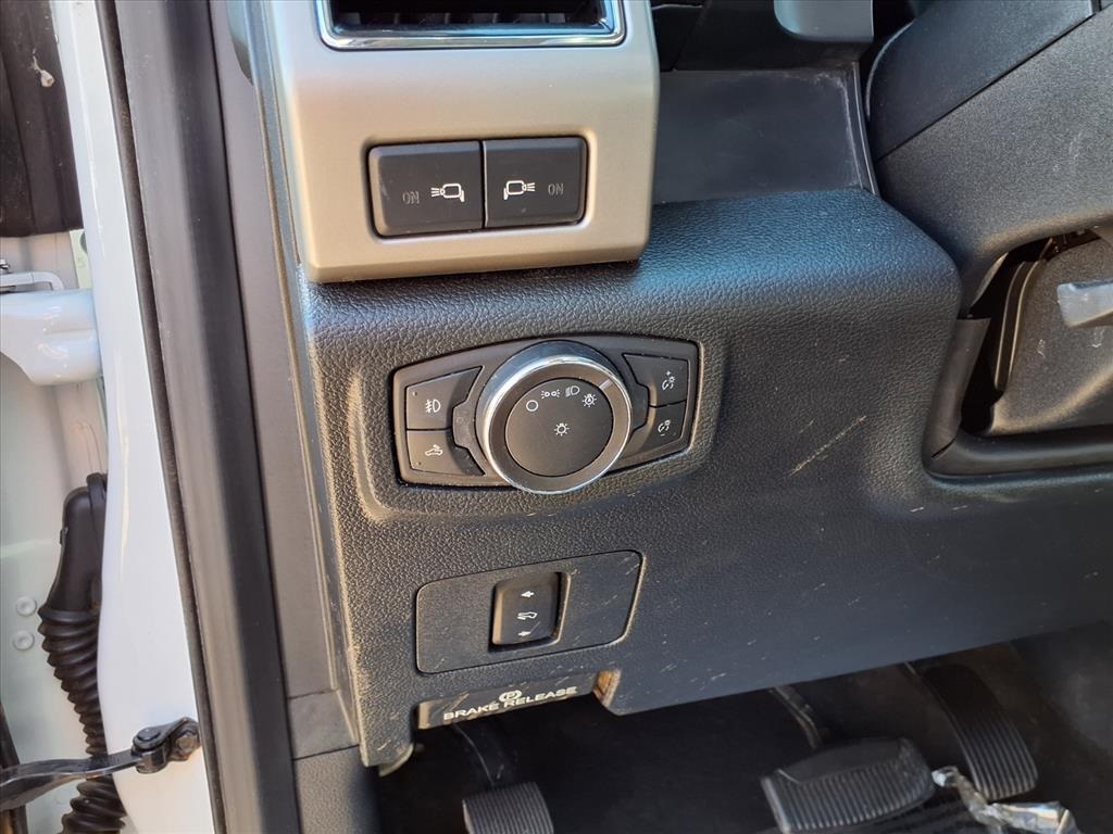 2020 Ford F-250SD Lariat White at Autostrade