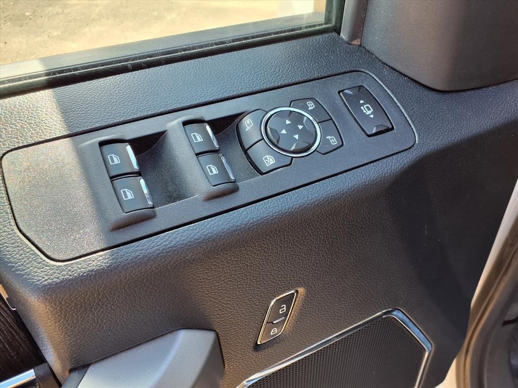 2020 Ford F-250SD Lariat White at Autostrade