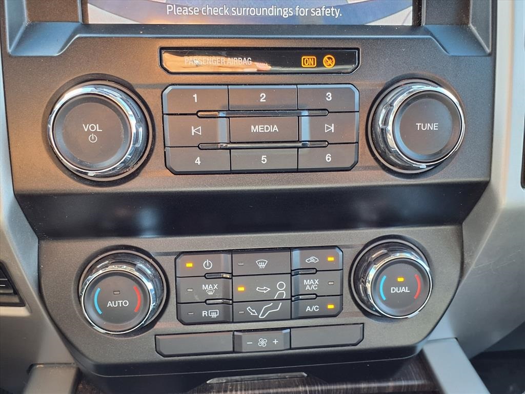 2020 Ford F-250SD Lariat White at Autostrade