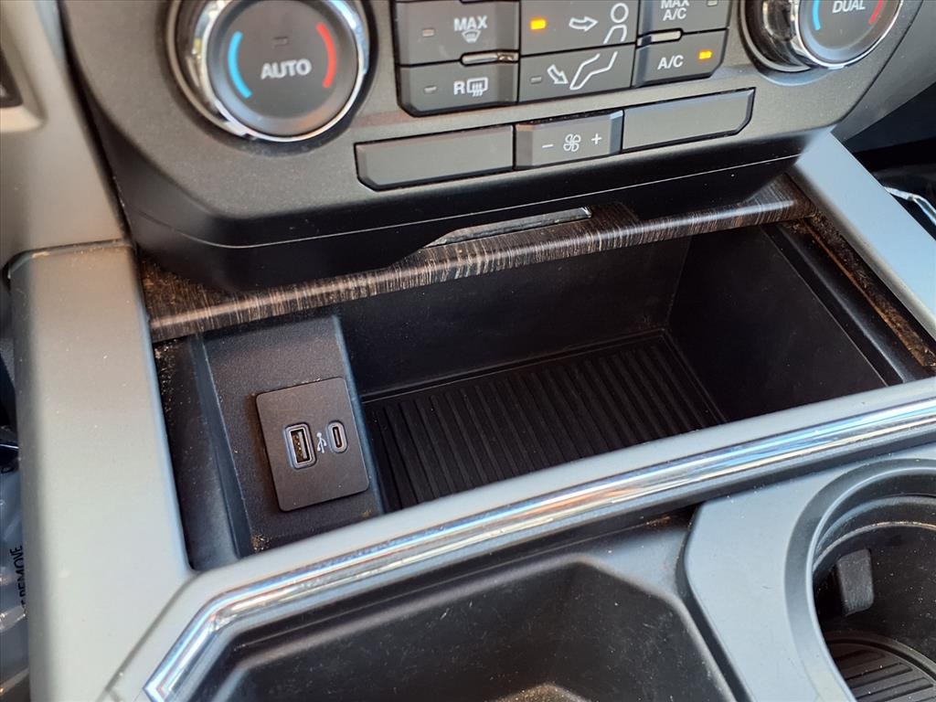 2020 Ford F-250SD Lariat White at Autostrade