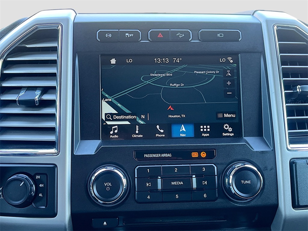 2017 Ford F-250SD Lariat White at Autostrade