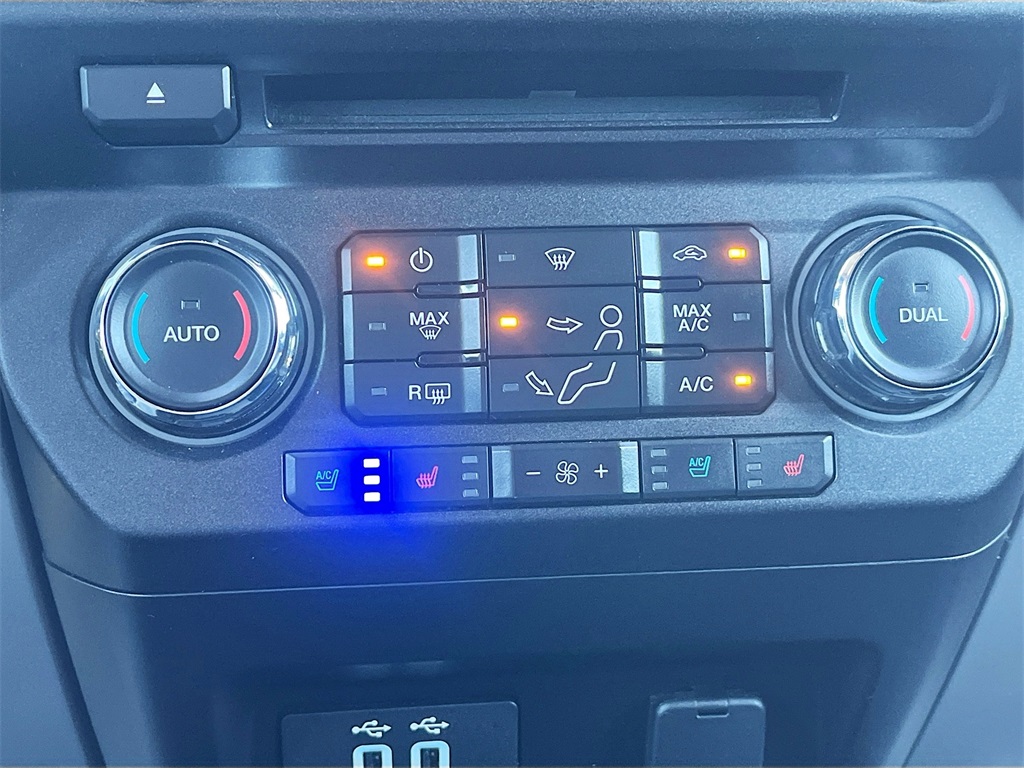 2017 Ford F-250SD Lariat White at Autostrade