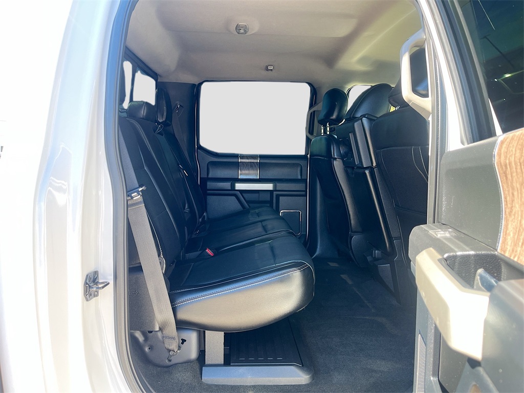 2017 Ford F-250SD Lariat White at Autostrade