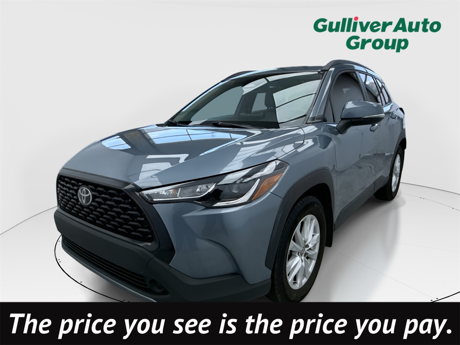 2023 Toyota Corolla Cross LE's photo