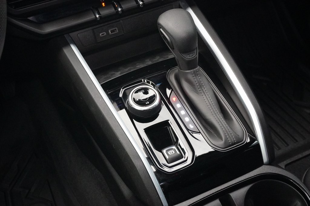 Used Car 2023 Chevrolet Colorado  Trail Boss For Sale Under $40,000 In Weatherford, Texas