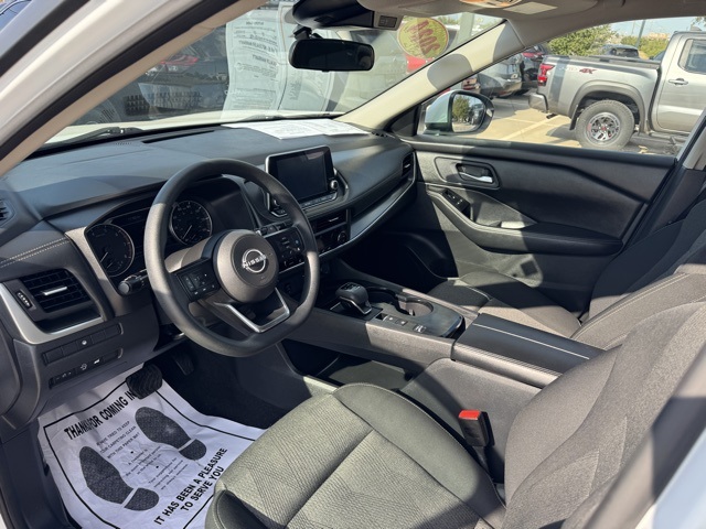 2024 Nissan Rogue SV photo 2