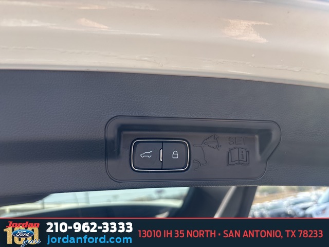 Used Car 2023 Ford Explorer  Xlt For Sale Under $35,000 In San Antonio, Texas