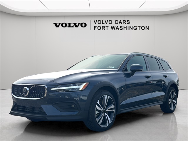 2026 Volvo V60 Cross Country Plus's photo