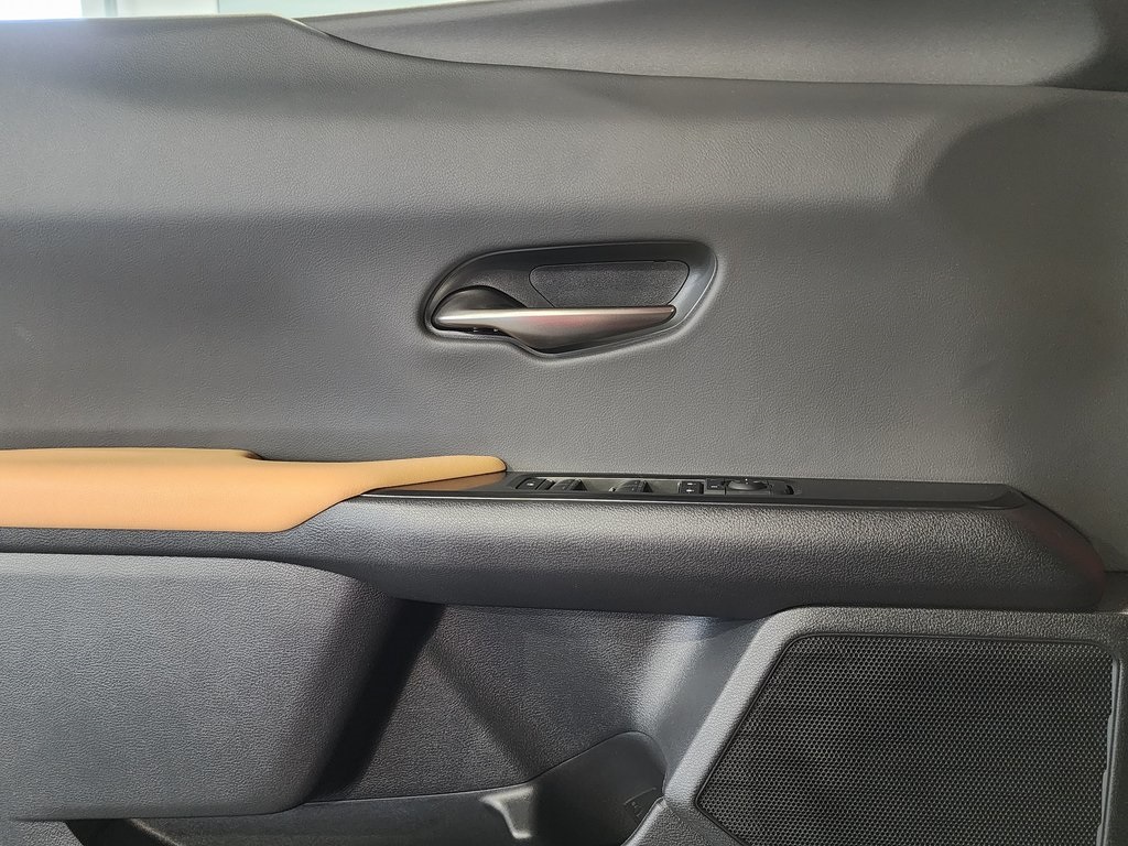 Thumbnail: 2025 Lexus UX - 12