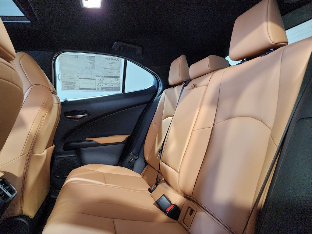 Thumbnail: 2025 Lexus UX - 28