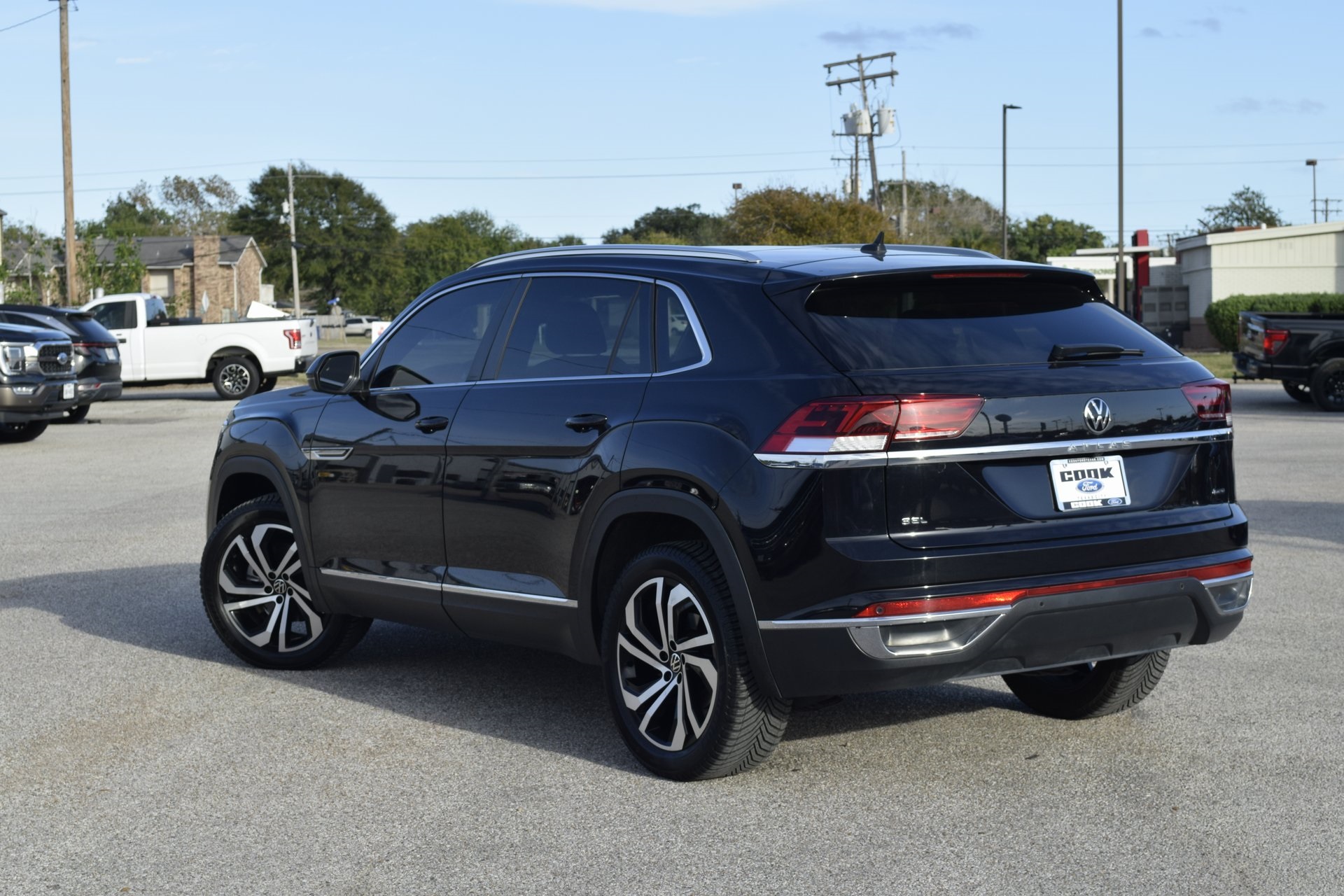 2023 Volkswagen Atlas Cross Sport 2.0T SEL - 8