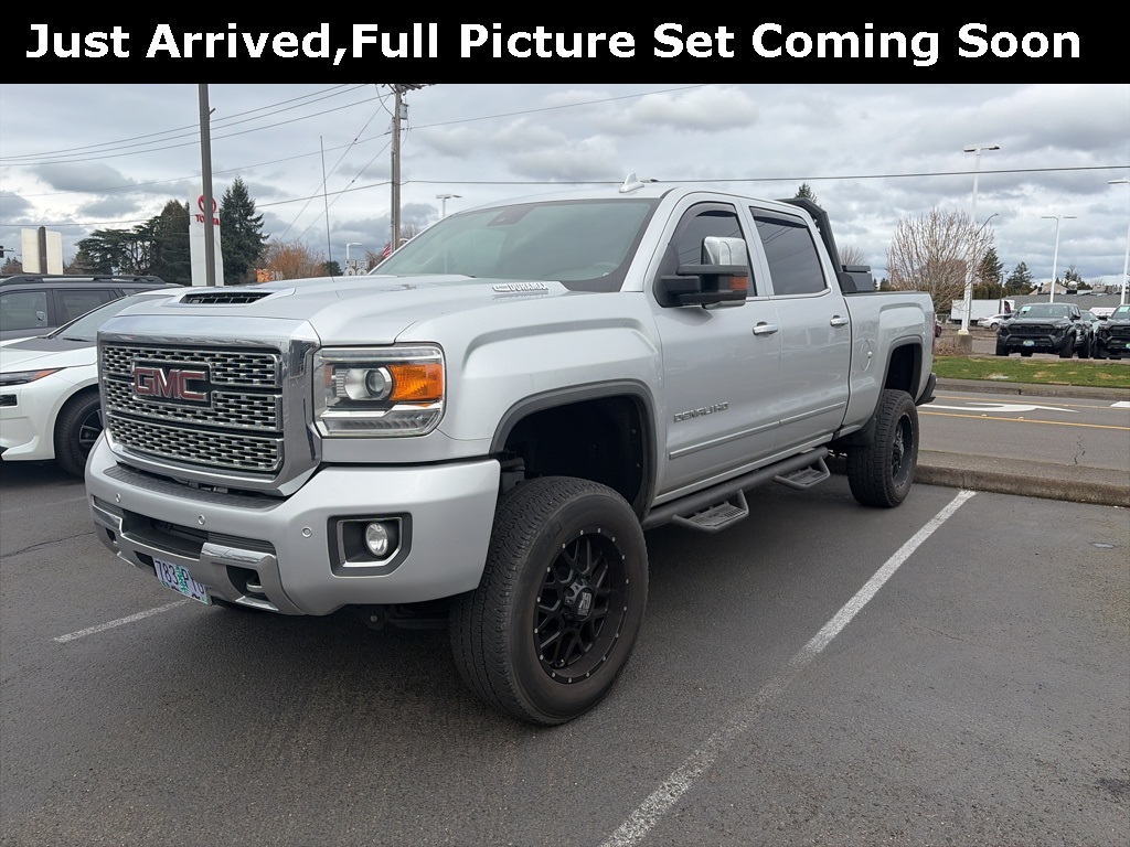 2018 GMC Sierra 3500HD Denali Crew Cab LB DRW 4WD