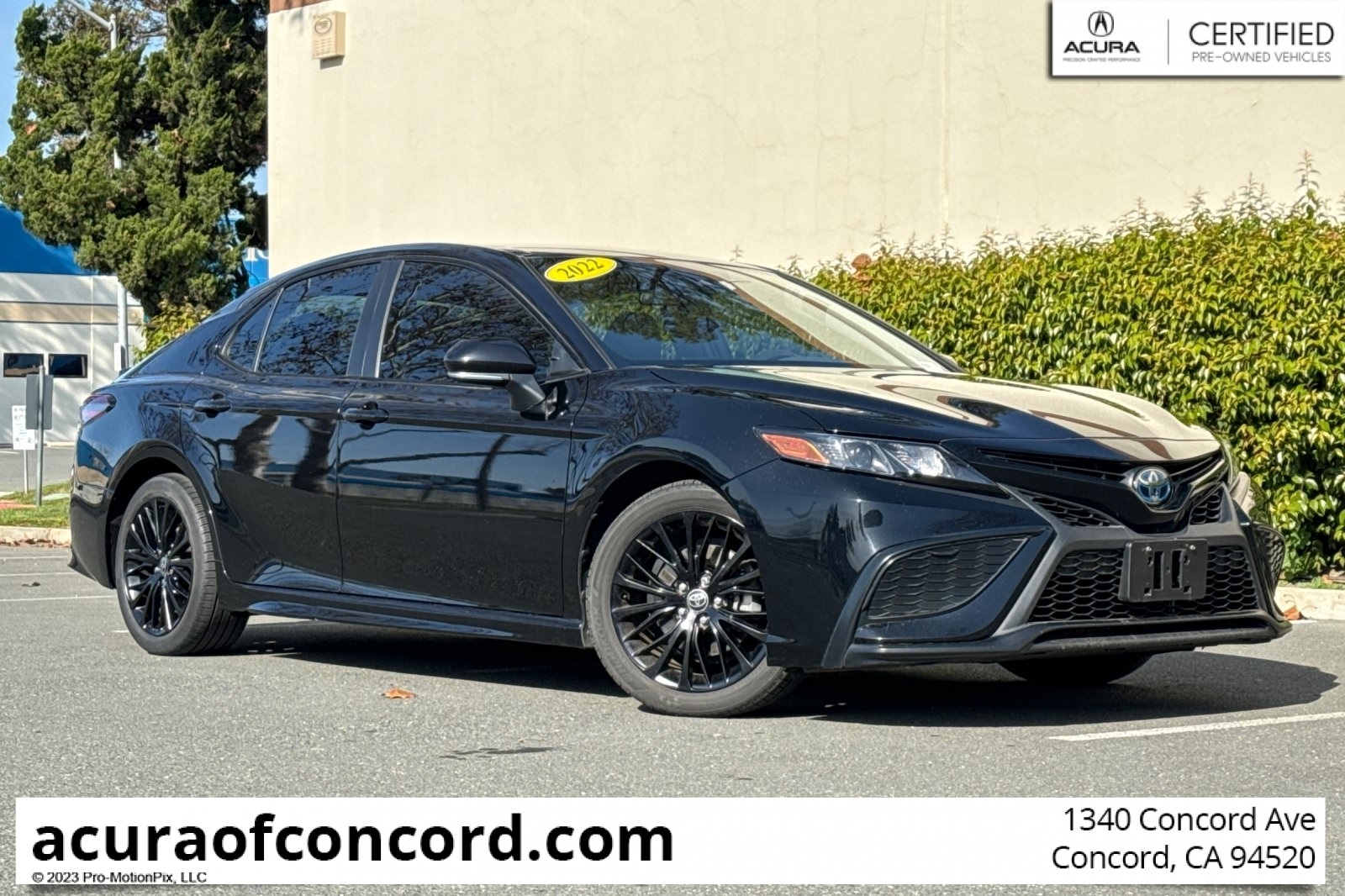 2022 Toyota Camry Hybrid SE Nightshade FWD