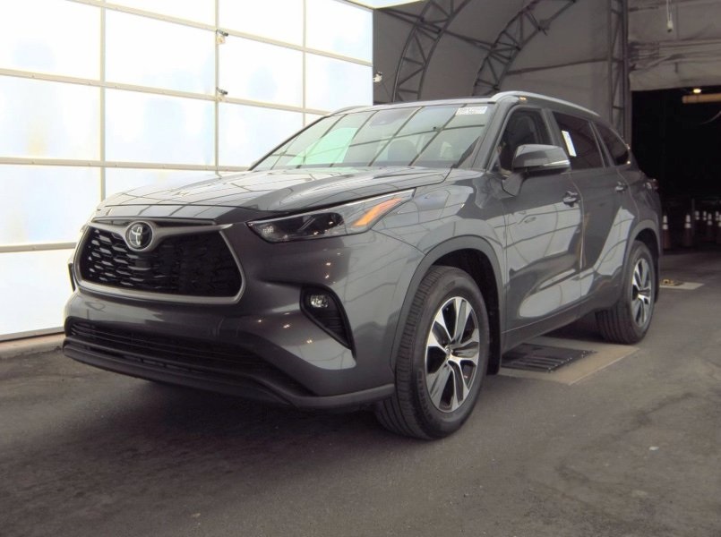 2024 Toyota Highlander XLE FWD
