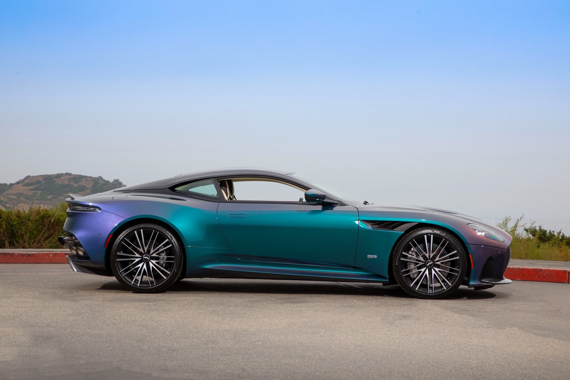 Aston Martin 2020 DBS Superleggera