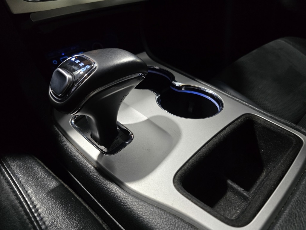 Thumbnail: 2015 Jeep Grand Cherokee - 24