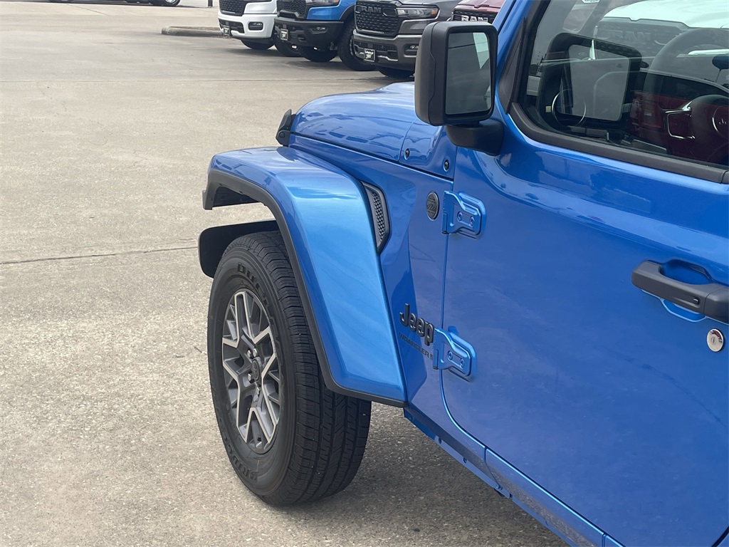 2025 Jeep Wrangler Sahara - 11