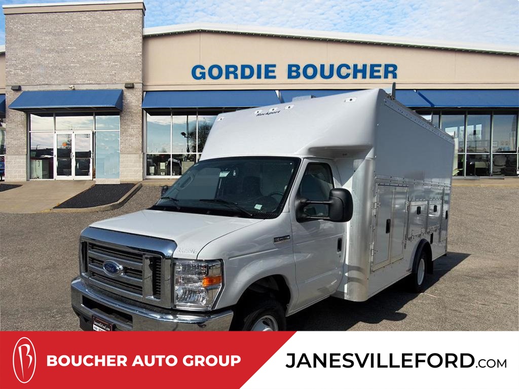 2025 Ford E-450SD Base