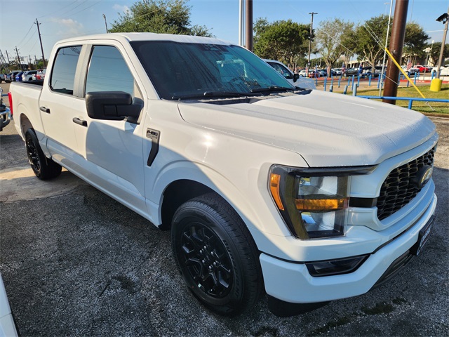 2015 Ford F-250SD Platinum White at Autostrade