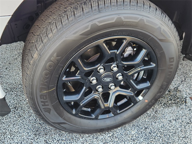 2015 Ford F-250SD Platinum White at Autostrade