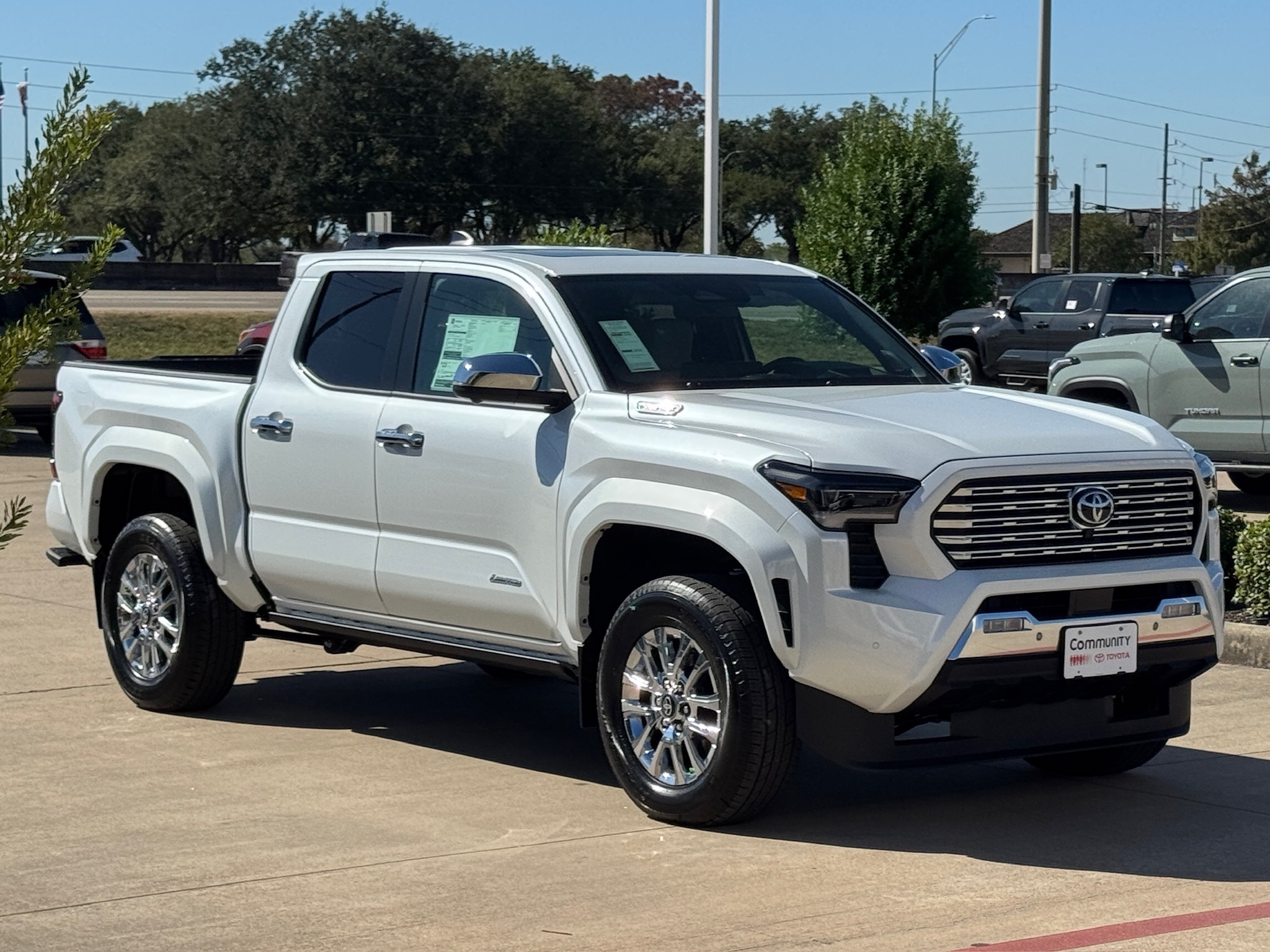 2025 Toyota Tacoma Hybrid Limited - 10