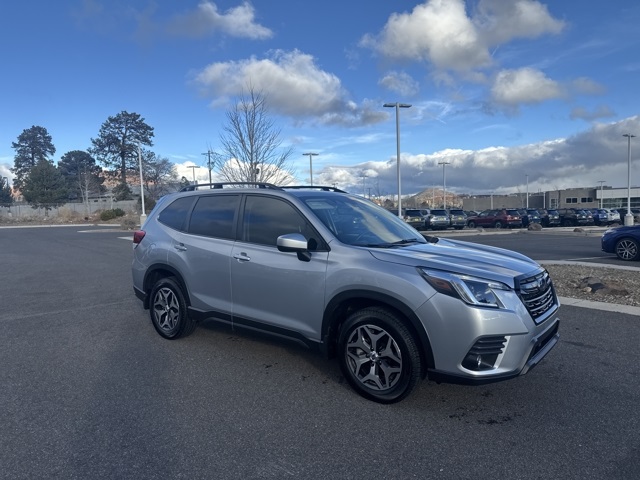 2024 Subaru Forester Premium's photo