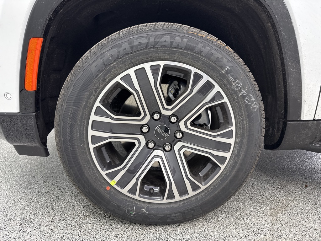 2025 Jeep Wagoneer Base White at Bayshore Chrysler Jeep Dodge Ram