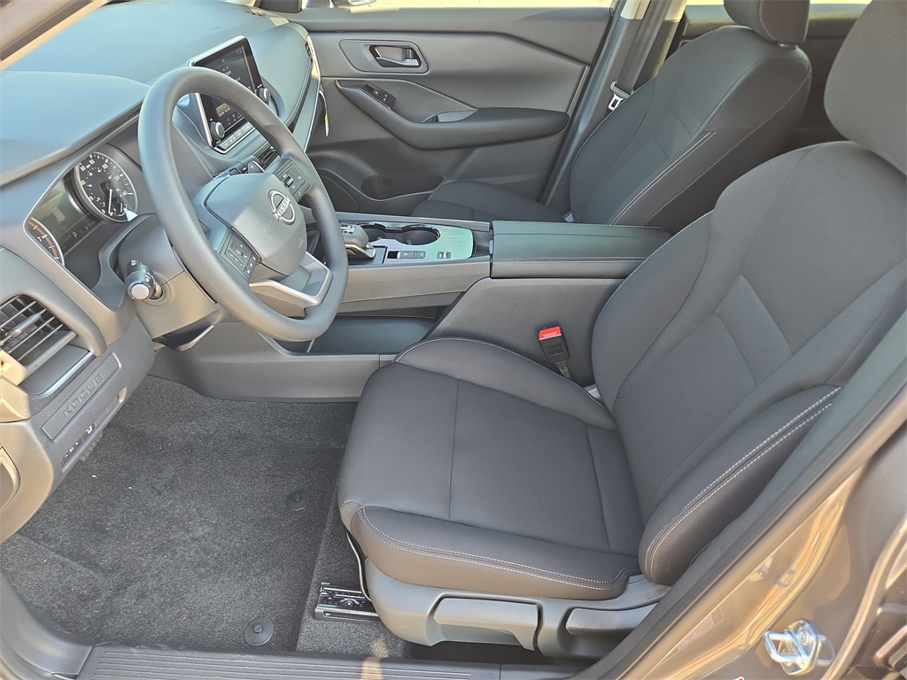 2026 Nissan Rogue S photo 5