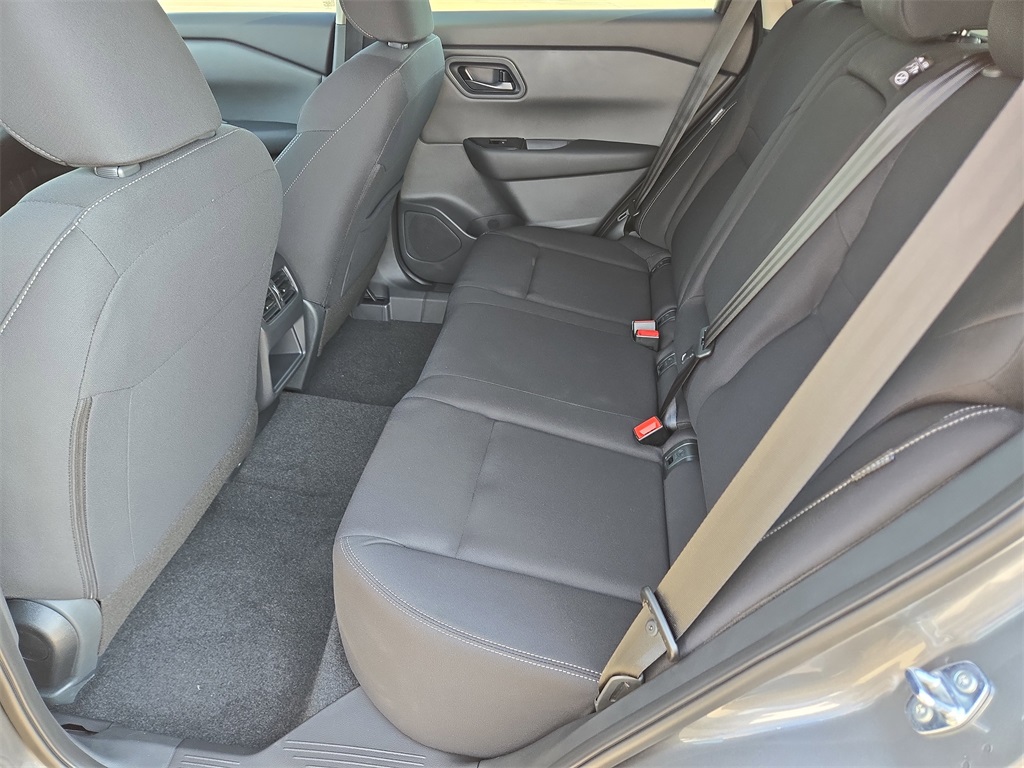 2026 Nissan Rogue S photo 6