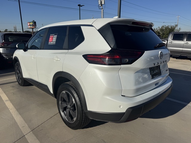 2024 Nissan Rogue SV photo 4