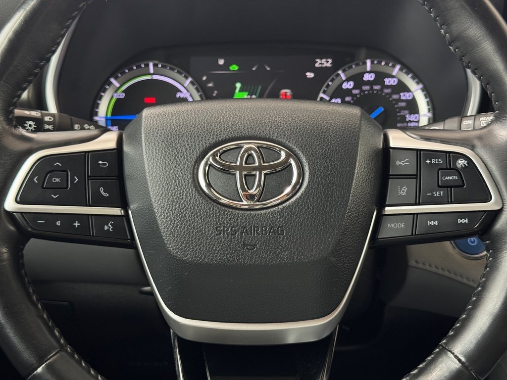 2022 Toyota Highlander Hybrid Limited - 8
