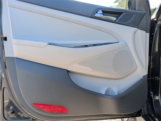 2016 Hyundai Tucson SE - 7