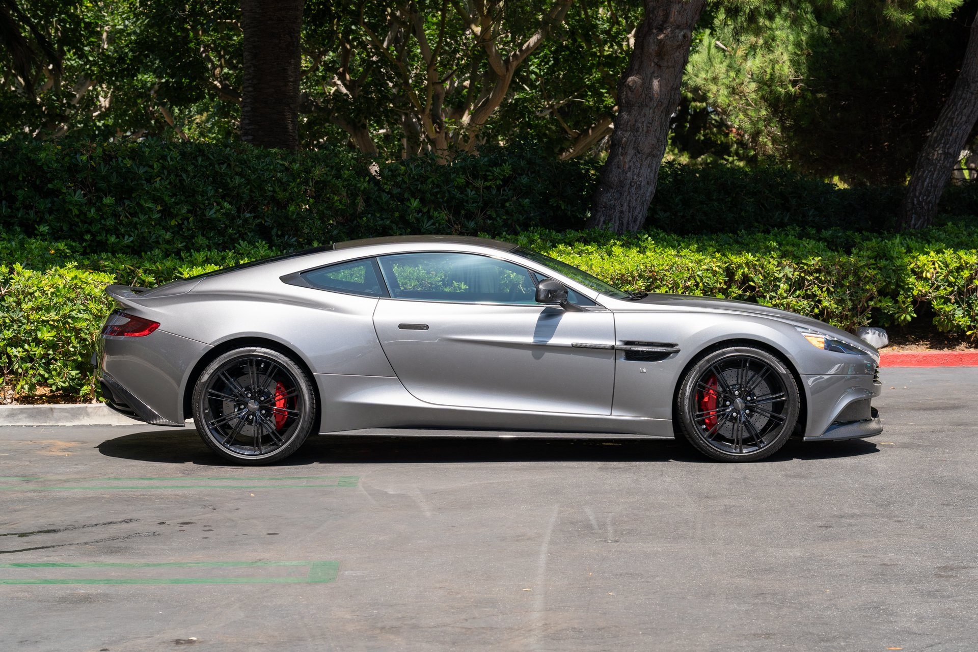 Aston Martin 2014 Vanquish V12