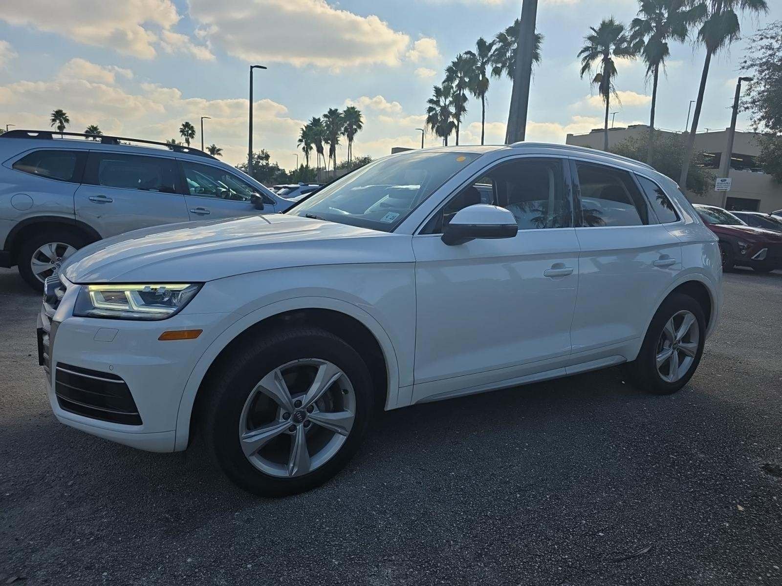 2020 Audi Q5 45 Premium Plus's photo