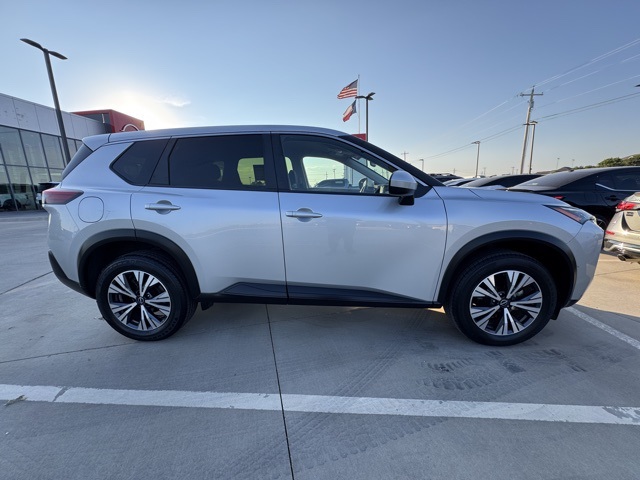 2023 Nissan Rogue SV photo 3