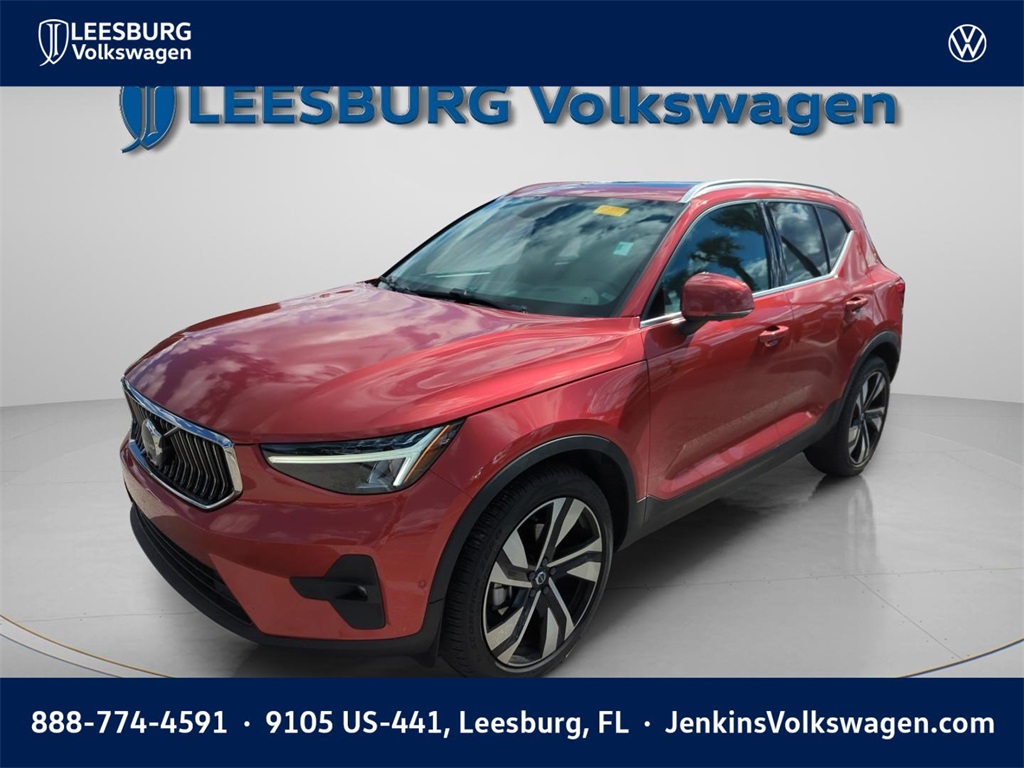 2023 Volvo XC40 B4 Plus Bright Theme FWD