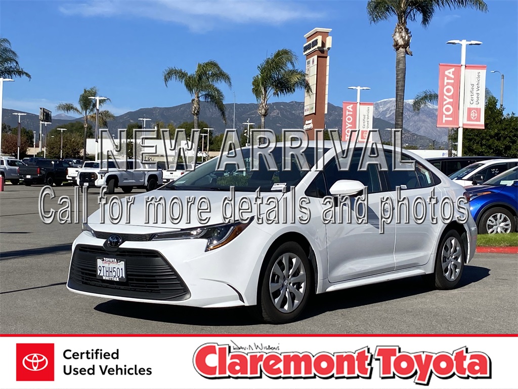 2025 Toyota Corolla LE FWD