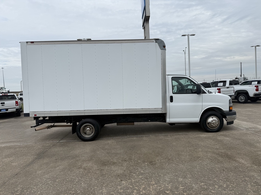 2017 Chevrolet Express 3500 Work Van - 7