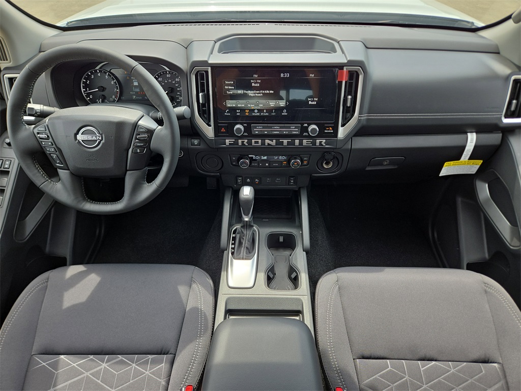 2025 Nissan Frontier SV photo 6