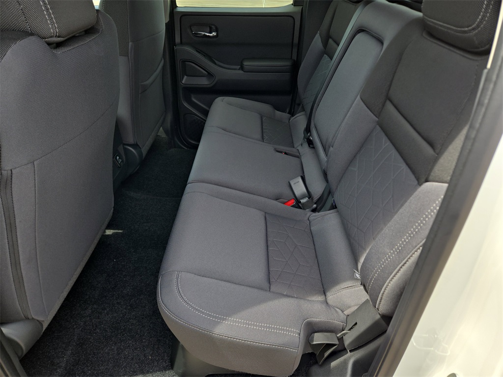 2025 Nissan Frontier SV photo 9