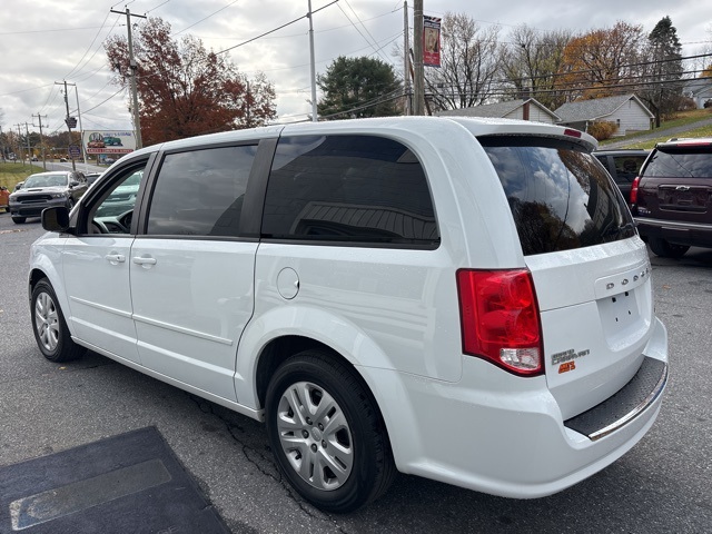 2016 Dodge Grand Caravan SE photo 3