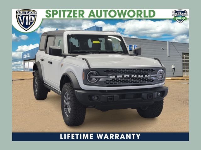 Oxford White 2025 Ford Bronco Badlands 4-Door 4WD SUV / Crossover Four-Wheel Drive Automatic